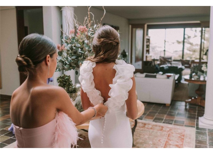 A Flamenco Bride: The Magic of the Wedding Dress in Seville in April